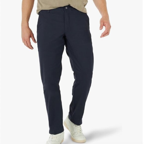 NWT Lee Men's Extreme Motion Flat Front Relaxed Taper Pant, 40Wx32L, navy